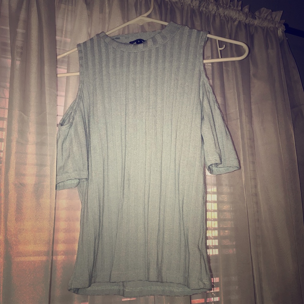 Kendall & Kylie Cropped Baby Blue Shirt Size S